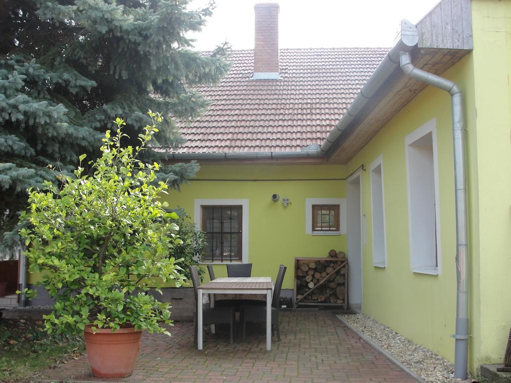 Zanati Apartmannhaz Nagykapornak ภายนอก รูปภาพ